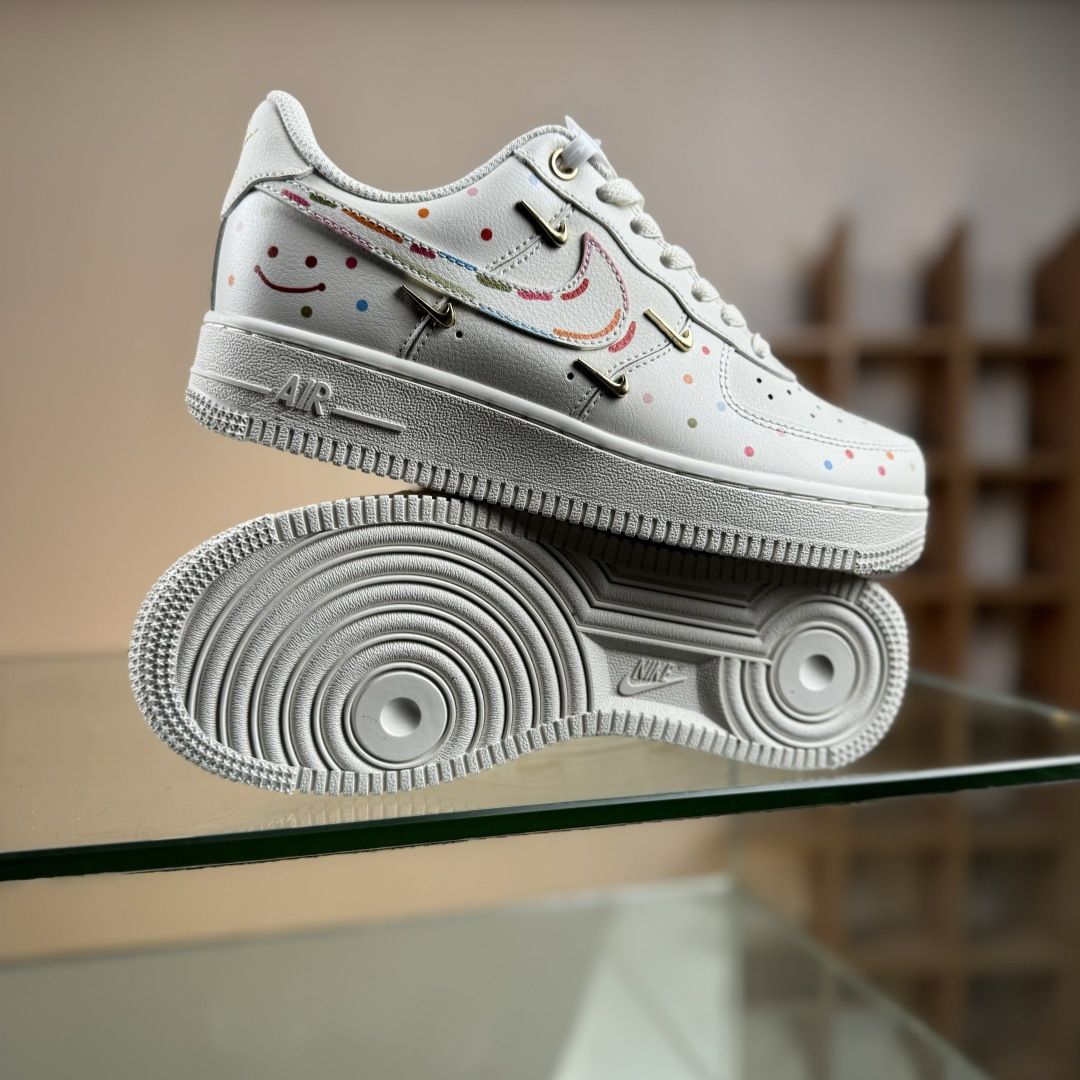 Nike Air Force 1 Low’07 四勾彩喷 空军一号低帮休闲板鞋 ZH0316-151