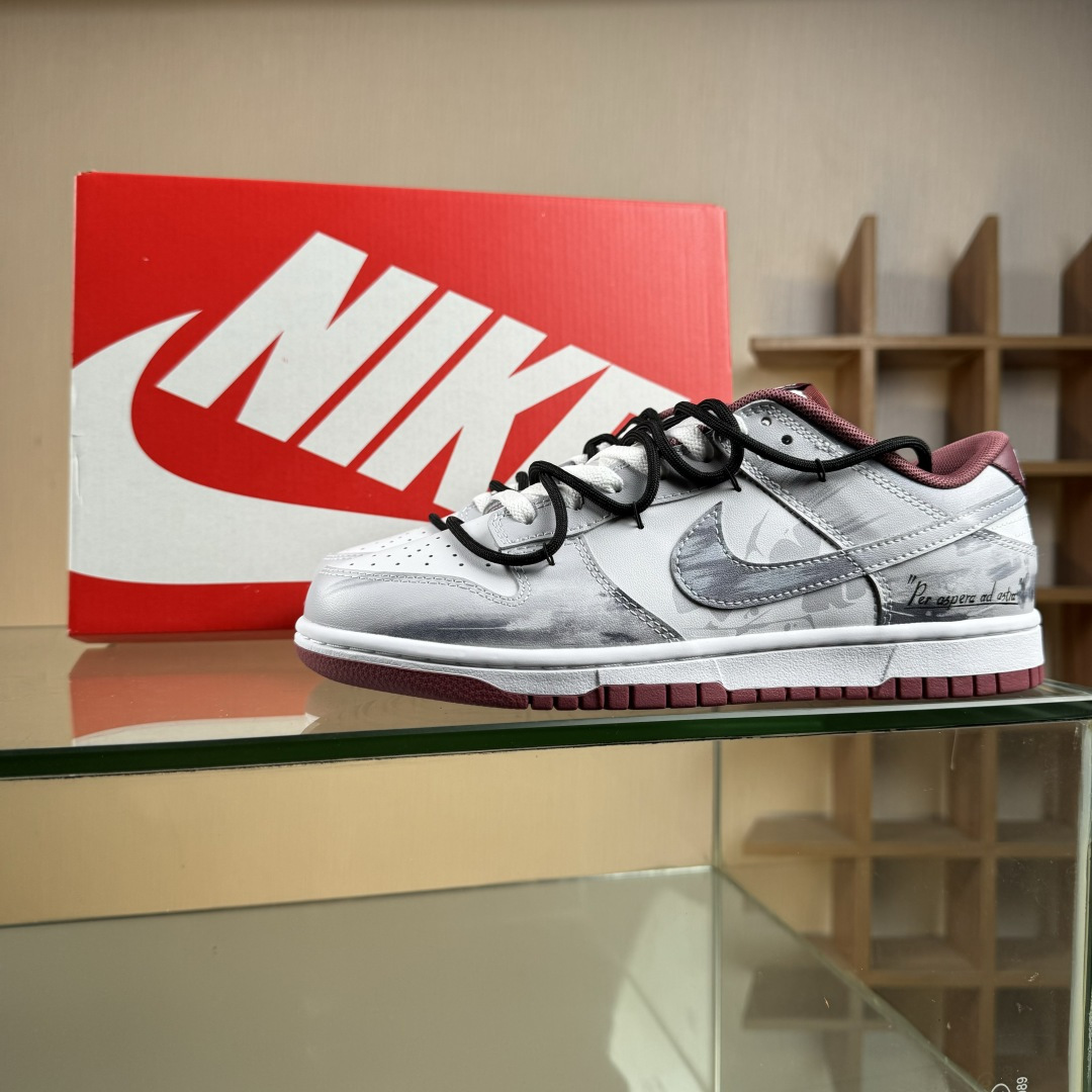 Nike SB Dunk Low 绑带 周年高端定制 低帮休闲板鞋 DV0833-112 Nike SB Dunk Low 绑带 周年高端定制 低帮休闲板鞋 DV0833-112