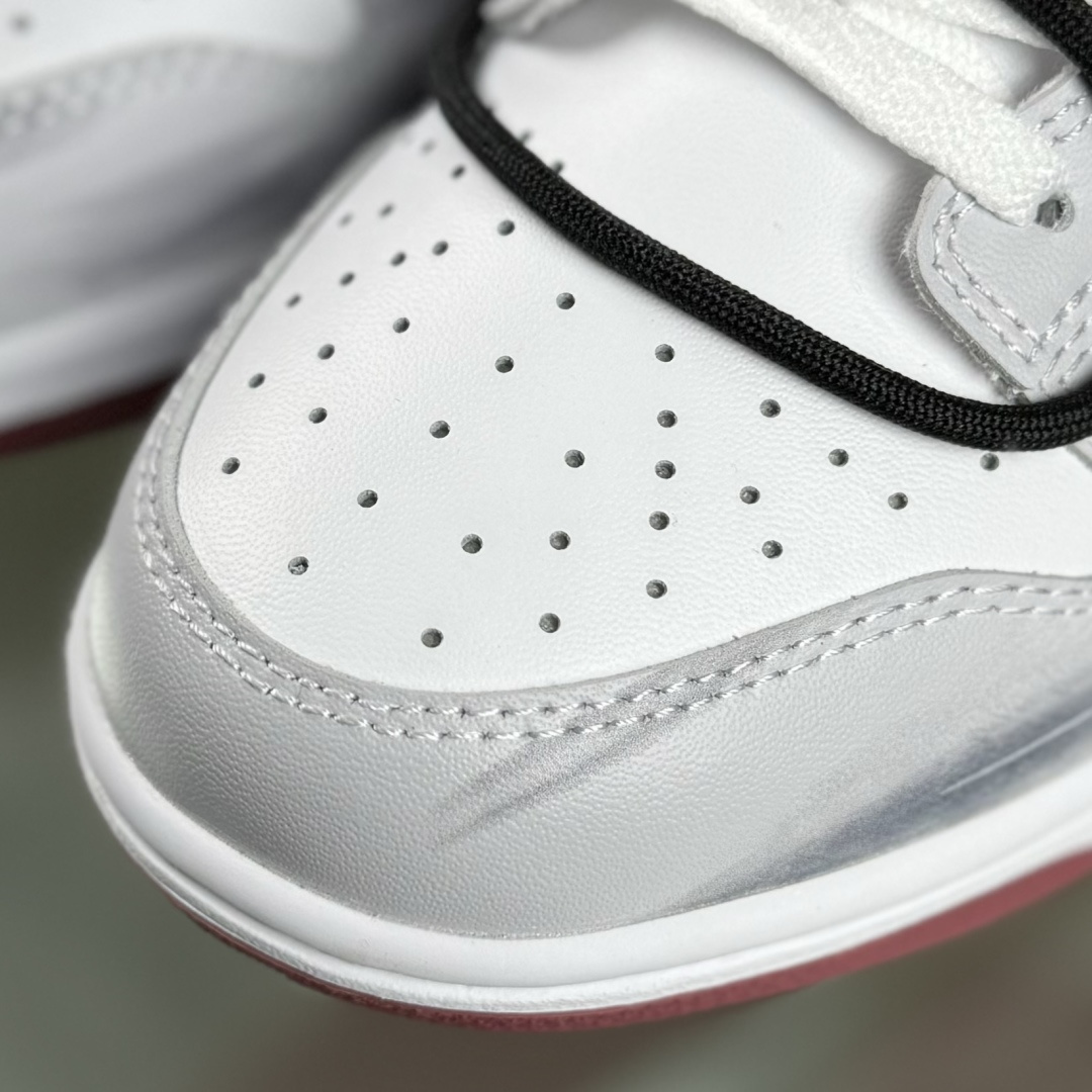 Nike SB Dunk Low 绑带 周年高端定制 低帮休闲板鞋 DV0833-112 Nike SB Dunk Low 绑带 周年高端定制 低帮休闲板鞋 DV0833-112