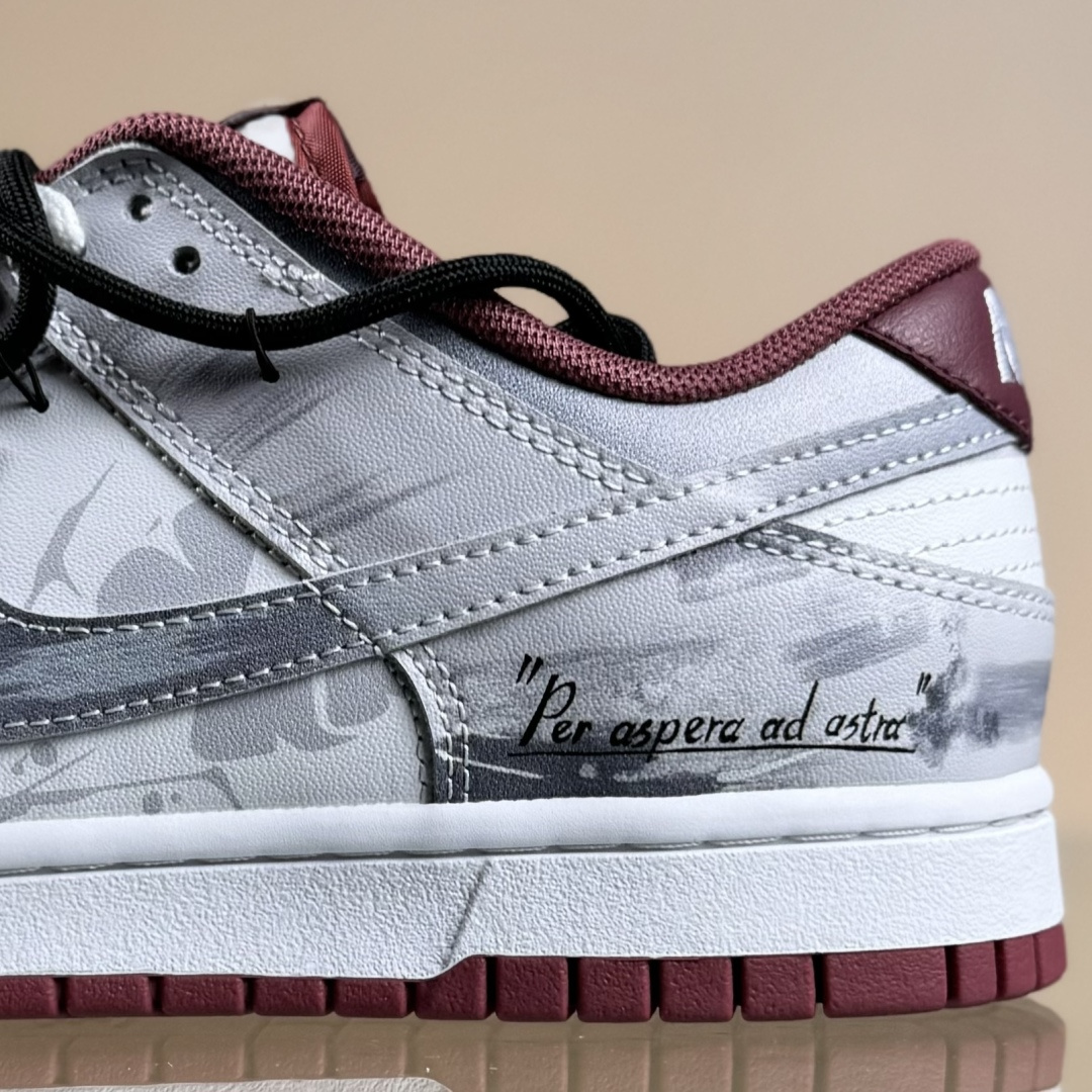 Nike SB Dunk Low 绑带 周年高端定制 低帮休闲板鞋 DV0833-112 Nike SB Dunk Low 绑带 周年高端定制 低帮休闲板鞋 DV0833-112