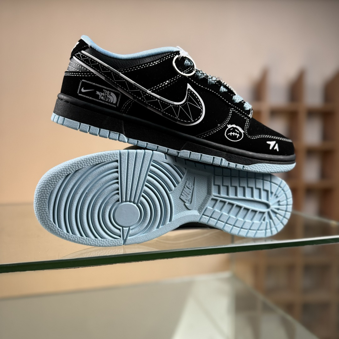 Nike SB Dunk Low“磨砂黑鬼脸” 周年高端定制 低帮休闲板鞋 KK1333-052