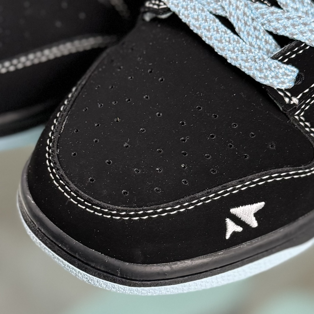 Nike SB Dunk Low“磨砂黑鬼脸” 周年高端定制 低帮休闲板鞋 KK1333-052