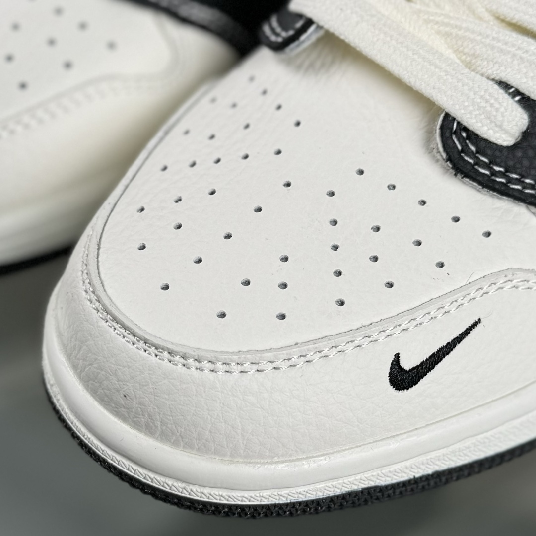 Travis Scott x Jordan 1 Low LV 迪士尼 三方联名-白黑米老鼠 倒勾低帮休闲版本 DZ2688-003 Travis Scott x Jordan 1 Low LV 迪士尼 三方联名-白黑米老鼠 倒勾低帮休闲版本 DZ2688-003