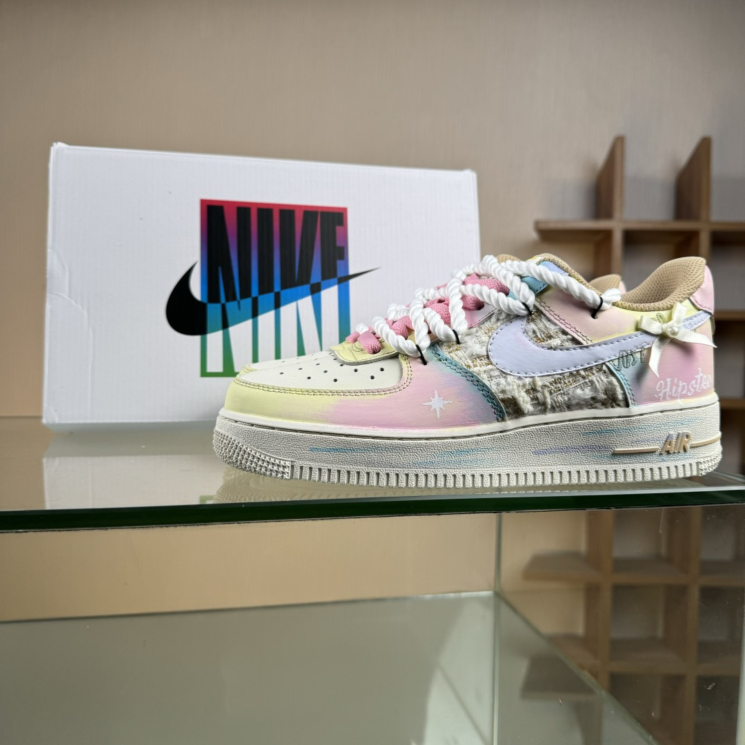 手绘涂鸦“雾屿星芒”Nike Air Force 1 “Mist Island & Starlight”空军一号定制板鞋 FJ7740-120