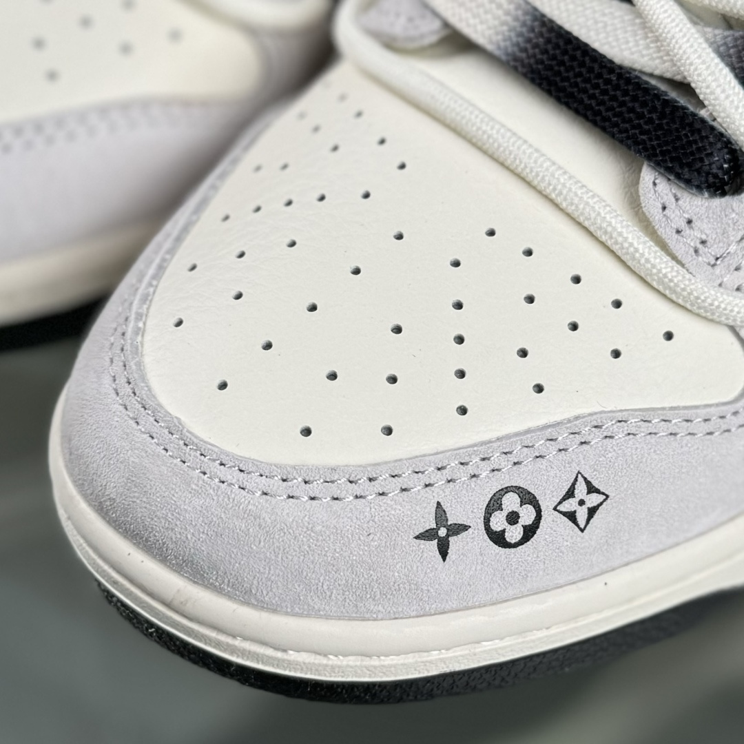 Nike SB Dunk Low LV联名 荔纹勾抽绳 周年高端定制 低帮休闲板鞋 CX5050-Y53-Top High Quatity Cheap Sneakers Fashion Clothing Clothes Bags handbags Shoes of all Brand wholesale With The best Quality And Beautiful Price from China Factory Chinese suppliers wholesaler seller Nike SB Dunk Low LV联名 荔纹勾抽绳 周年高端定制 低帮休闲板鞋 CX5050-Y53