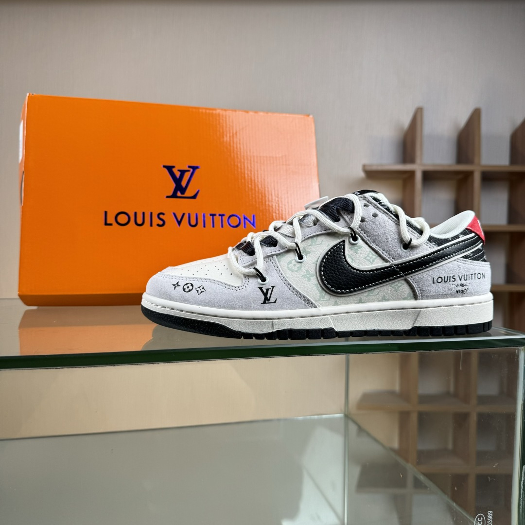 Nike SB Dunk Low LV联名 荔纹勾抽绳 周年高端定制 低帮休闲板鞋 CX5050-Y53-Top High Quatity Cheap Sneakers Fashion Clothing Clothes Bags handbags Shoes of all Brand wholesale With The best Quality And Beautiful Price from China Factory Chinese suppliers wholesaler seller Nike SB Dunk Low LV联名 荔纹勾抽绳 周年高端定制 低帮休闲板鞋 CX5050-Y53