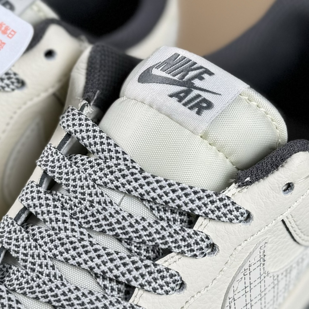Nike Air Force 1'07 Low 北面联名 米灰网格 空军一号低帮休闲板鞋 JP8028-058 Nike Air Force 1'07 Low 北面联名 米灰网格 空军一号低帮休闲板鞋 JP8028-058