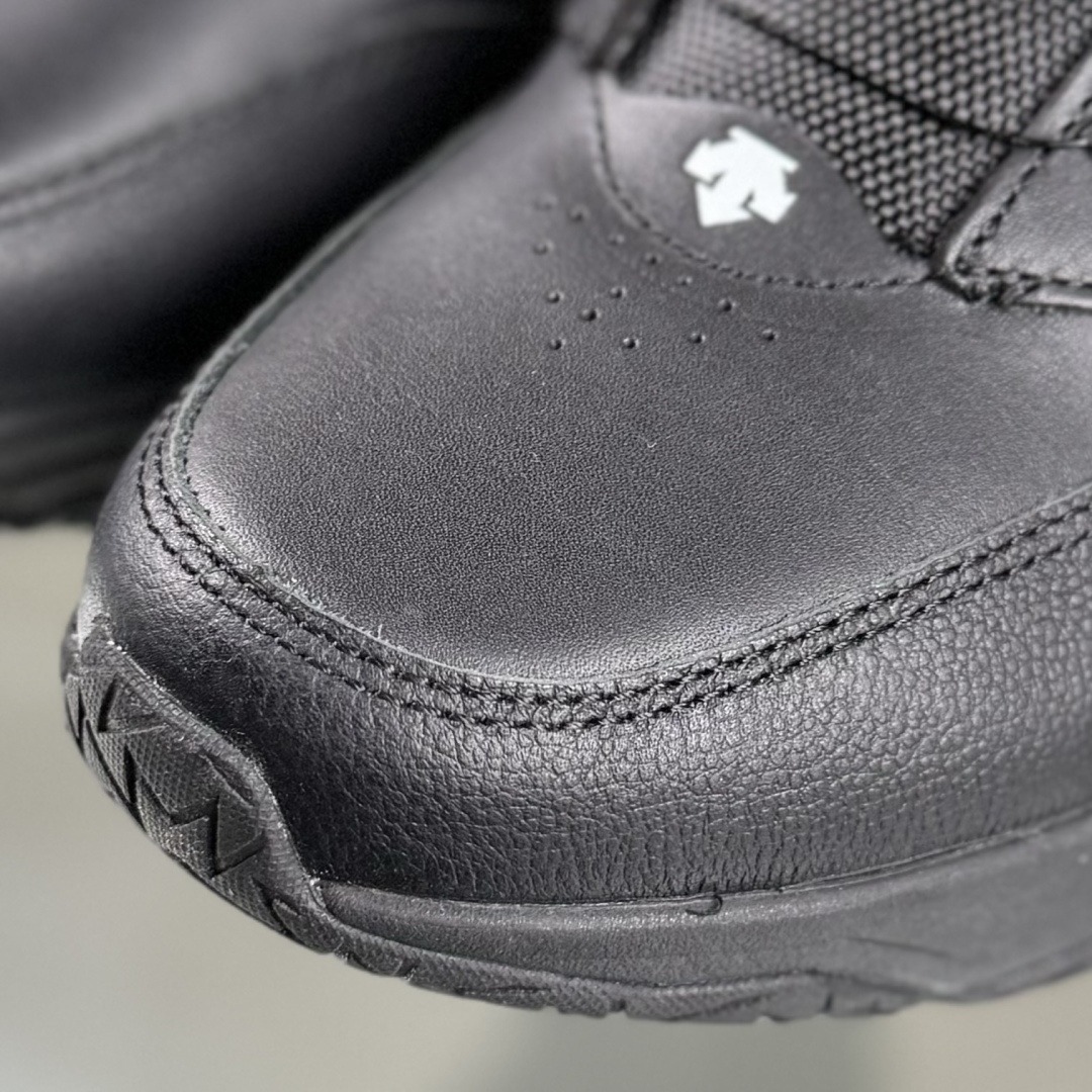 DESCENTE迪桑特轻盈防水时尚休闲运动覆盖防水男子越野跑鞋 DESCENTE迪桑特轻盈防水时尚休闲运动覆盖防水男子越野跑鞋