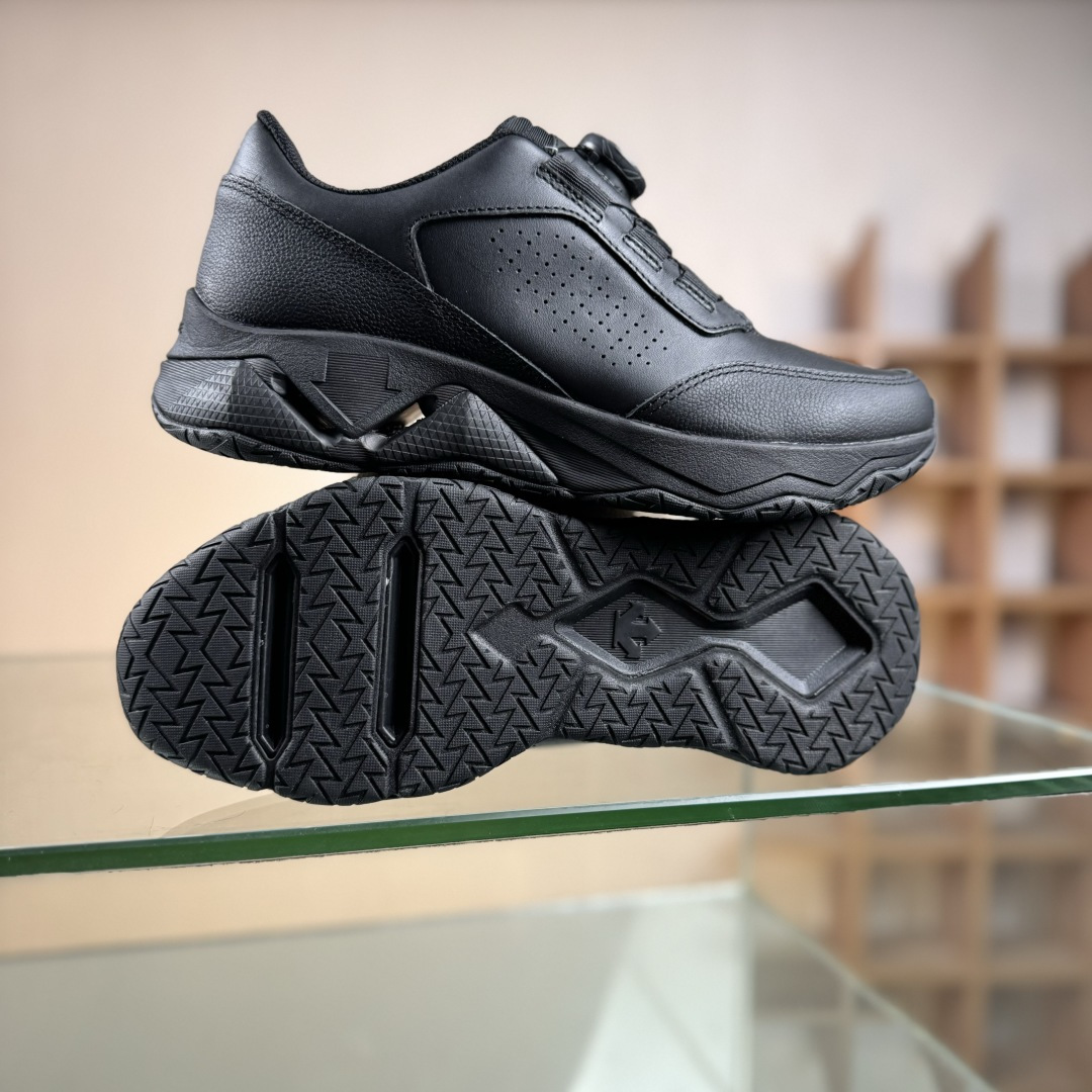 DESCENTE迪桑特轻盈防水时尚休闲运动覆盖防水男子越野跑鞋 DESCENTE迪桑特轻盈防水时尚休闲运动覆盖防水男子越野跑鞋