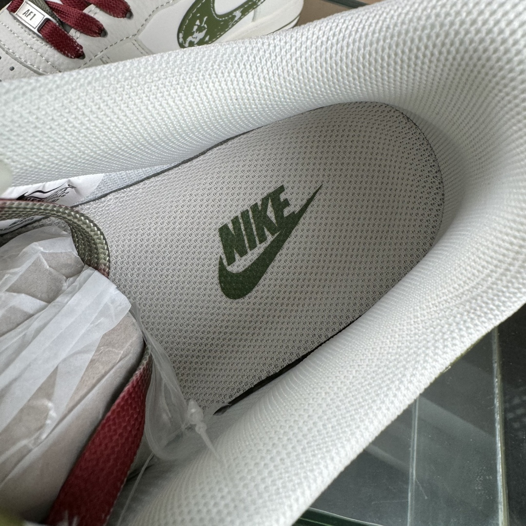 260 Nike Air Force 1 '07 Low “Supreme联名——米红织标绿勾”空军一号 低帮 运动鞋 休闲鞋 QW5606-273-Chinese UA Cheap High Quatity Brand Clothes Bags handbags Sneakers wholesale wholesaler seller from China Factory suppliers Fashion Clothing Shoes best Quality Beautiful Price 260 Nike Air Force 1 '07 Low “Supreme联名——米红织标绿勾”空军一号 低帮 运动鞋 休闲鞋 QW5606-273