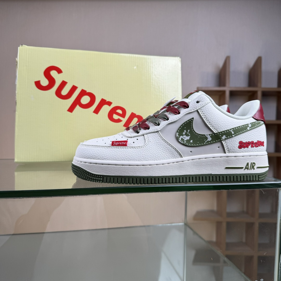 260 Nike Air Force 1 '07 Low “Supreme联名——米红织标绿勾”空军一号 低帮 运动鞋 休闲鞋 QW5606-273-Chinese UA Cheap High Quatity Brand Clothes Bags handbags Sneakers wholesale wholesaler seller from China Factory suppliers Fashion Clothing Shoes best Quality Beautiful Price 260 Nike Air Force 1 '07 Low “Supreme联名——米红织标绿勾”空军一号 低帮 运动鞋 休闲鞋 QW5606-273