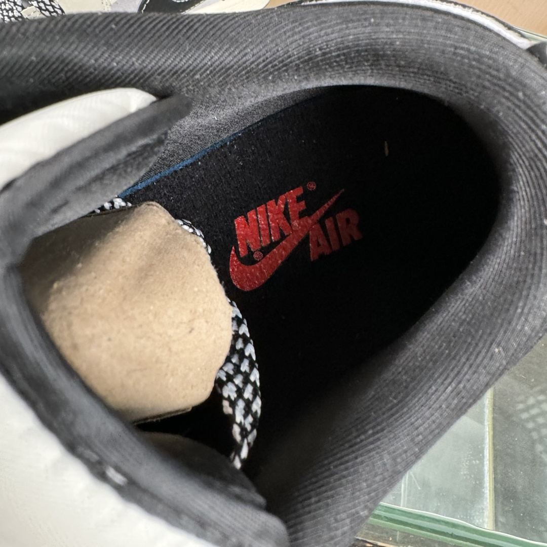 Nike Air Jordan 1 Low AJ1乔1低帮休闲板鞋 QG1988-016 Nike Air Jordan 1 Low AJ1乔1低帮休闲板鞋 QG1988-016