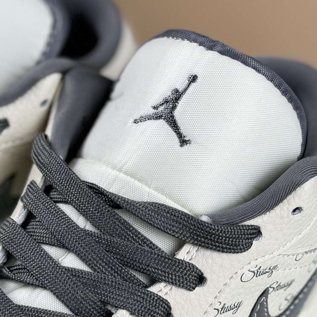 Nike Jordan Air Jordan 1“ 斯图西联名——米灰印花” 高端定制 低帮 复古 减震 防滑 耐磨 篮球鞋 LL8888-001