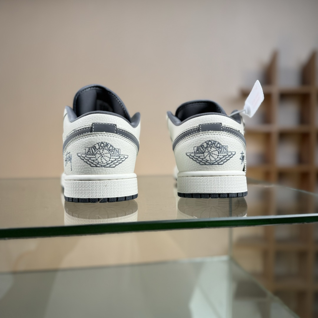 Nike Jordan Air Jordan 1“ 斯图西联名——米灰印花” 高端定制 低帮 复古 减震 防滑 耐磨 篮球鞋 LL8888-001