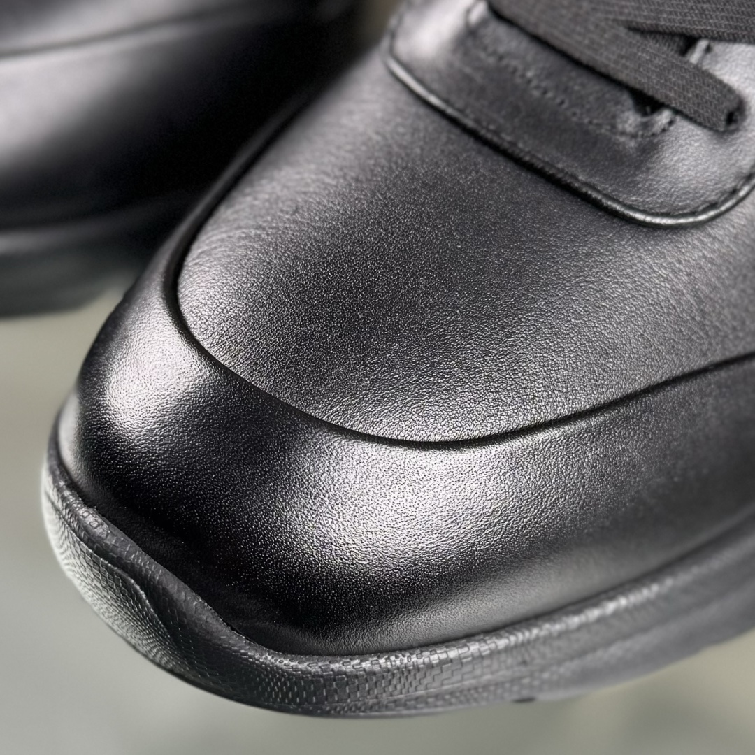 ECCO爱步男士运动鞋 真皮免系带百搭健身鞋 健步BIOM系列 鞋面采用牛皮革面料 ECCO爱步男士运动鞋 真皮免系带百搭健身鞋 健步BIOM系列 鞋面采用牛皮革面料