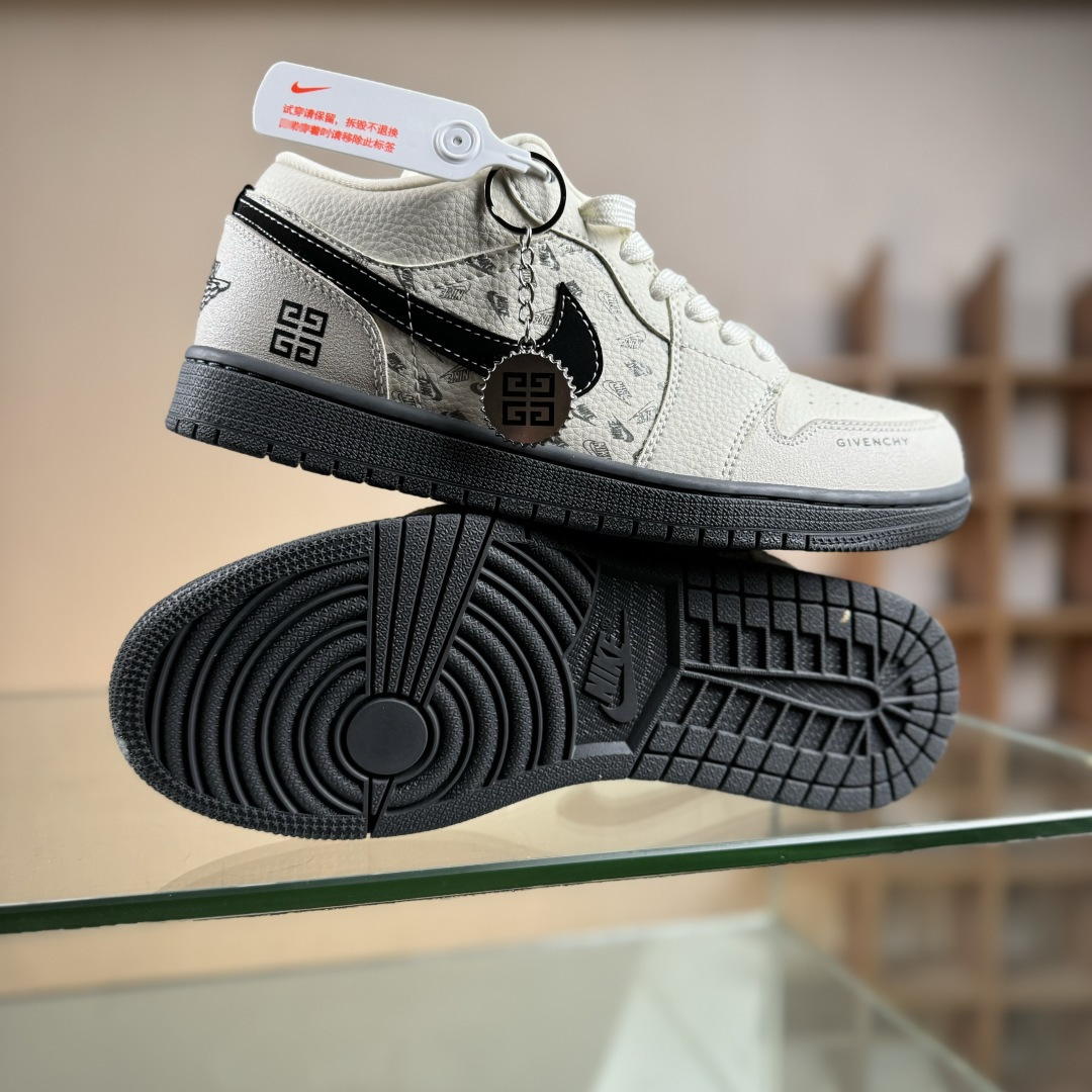 Nike Air Jordan 1 Low AJ1乔1低帮休闲板鞋 QL1988-001 Nike Air Jordan 1 Low AJ1乔1低帮休闲板鞋 QL1988-001