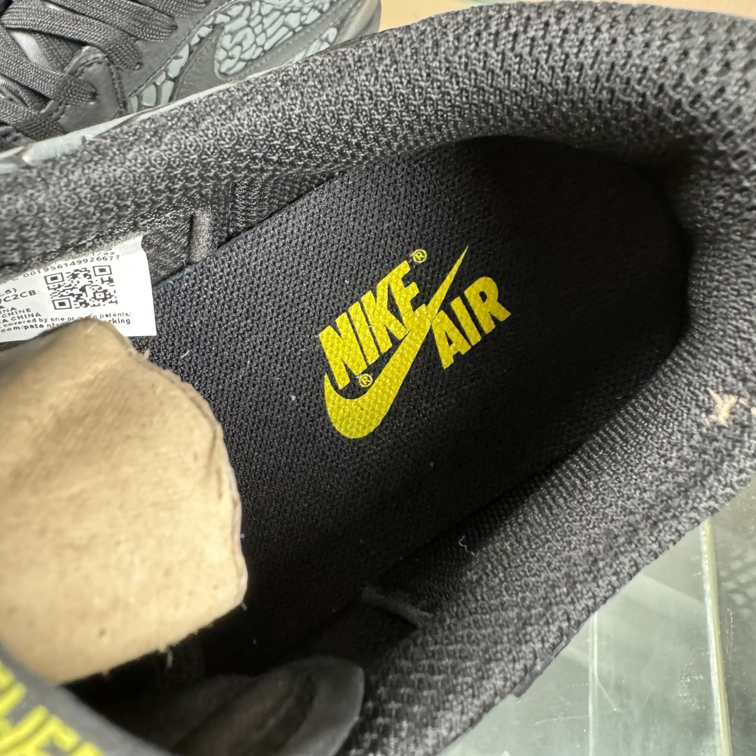 Nike Air Jordan 1 x Travis Scott AJ1倒勾 乔一倒钩 ‘DIY’定制 耐克 低帮文化篮球鞋 DZ5899-043 Nike Air Jordan 1 x Travis Scott AJ1倒勾 乔一倒钩 ‘DIY’定制 耐克 低帮文化篮球鞋 DZ5899-043