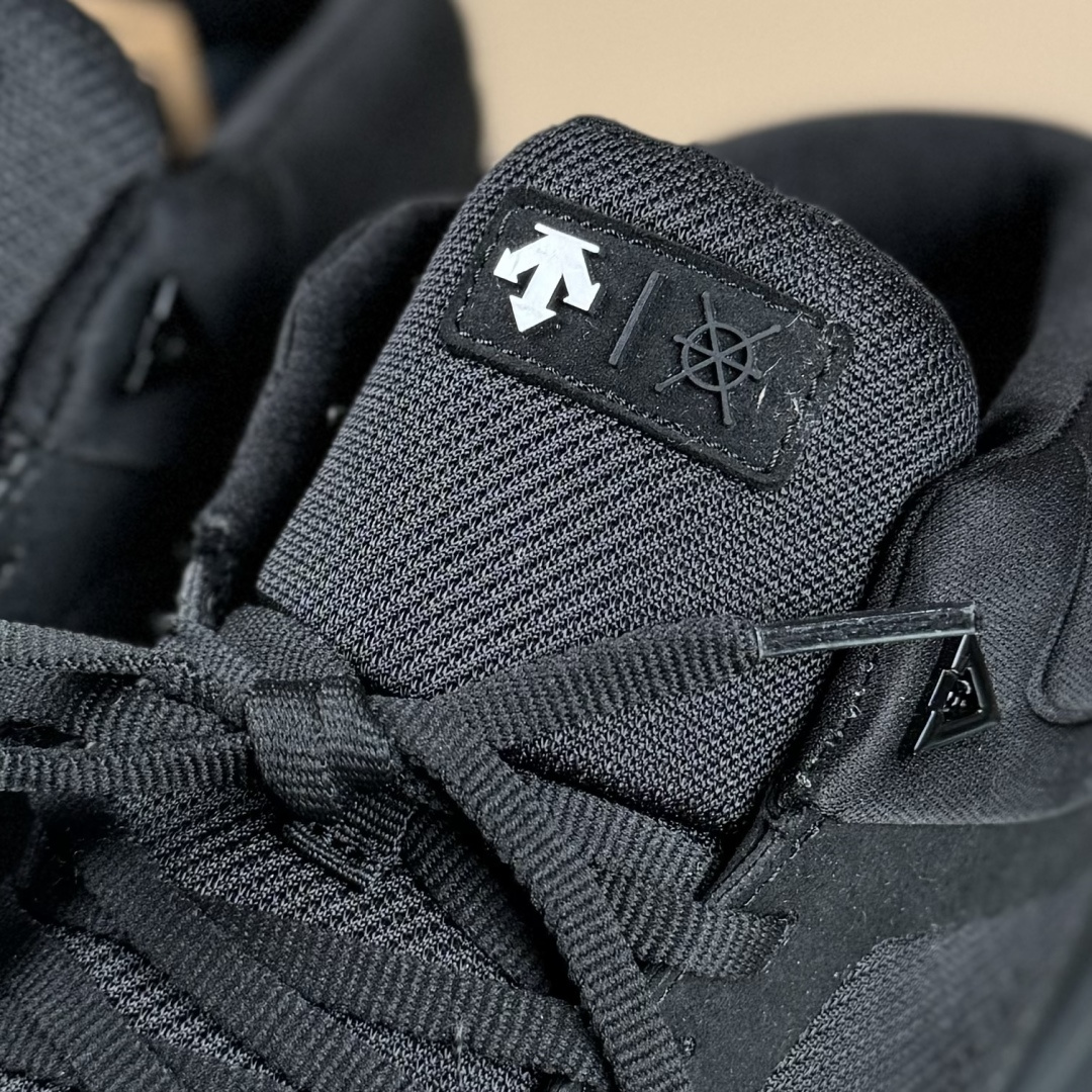 DESCENTE迪桑特轻盈防水时尚休闲运动高帮防水男子越野跑鞋 DESCENTE迪桑特轻盈防水时尚休闲运动高帮防水男子越野跑鞋