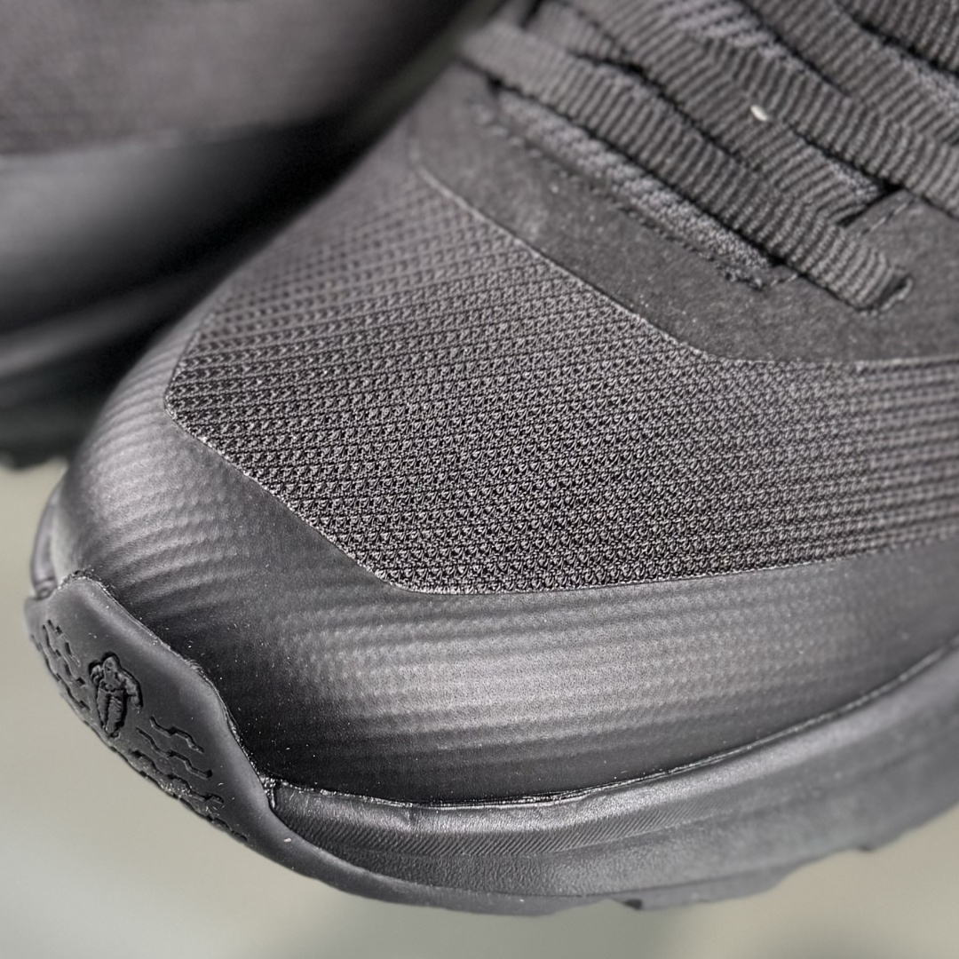 DESCENTE迪桑特轻盈防水时尚休闲运动高帮防水男子越野跑鞋 DESCENTE迪桑特轻盈防水时尚休闲运动高帮防水男子越野跑鞋