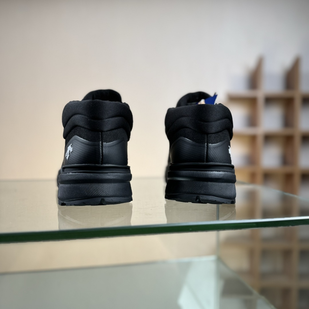 DESCENTE迪桑特轻盈防水时尚休闲运动高帮防水男子越野跑鞋 DESCENTE迪桑特轻盈防水时尚休闲运动高帮防水男子越野跑鞋