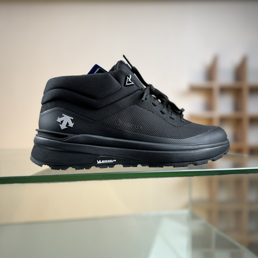 DESCENTE迪桑特轻盈防水时尚休闲运动高帮防水男子越野跑鞋 DESCENTE迪桑特轻盈防水时尚休闲运动高帮防水男子越野跑鞋