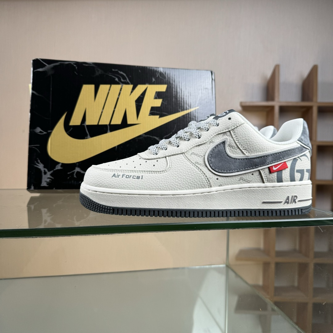 260 Nike Air Force 1'07 Low 古驰联名 米灰猪八革 空军一号低帮休闲板鞋 XL1982-330-Chinese UA Cheap High Quatity Brand Clothes Bags handbags Sneakers wholesale wholesaler seller from China Factory suppliers Fashion Clothing Shoes best Quality Beautiful Price 260 Nike Air Force 1'07 Low 古驰联名 米灰猪八革 空军一号低帮休闲板鞋 XL1982-330