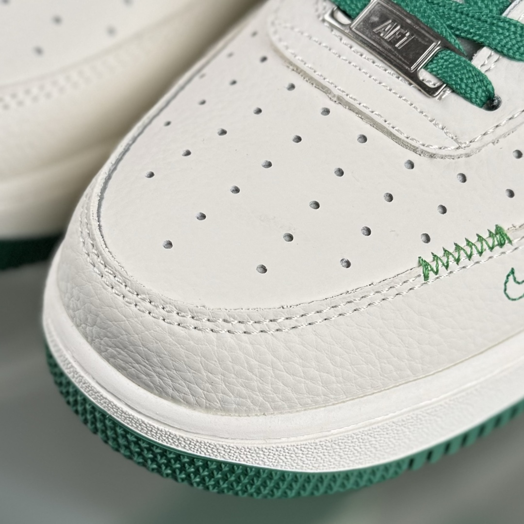 Nike Air Force 1'07 Low 北面联名 空军一号低帮休闲板鞋 DF0188-113 Nike Air Force 1'07 Low 北面联名 空军一号低帮休闲板鞋 DF0188-113