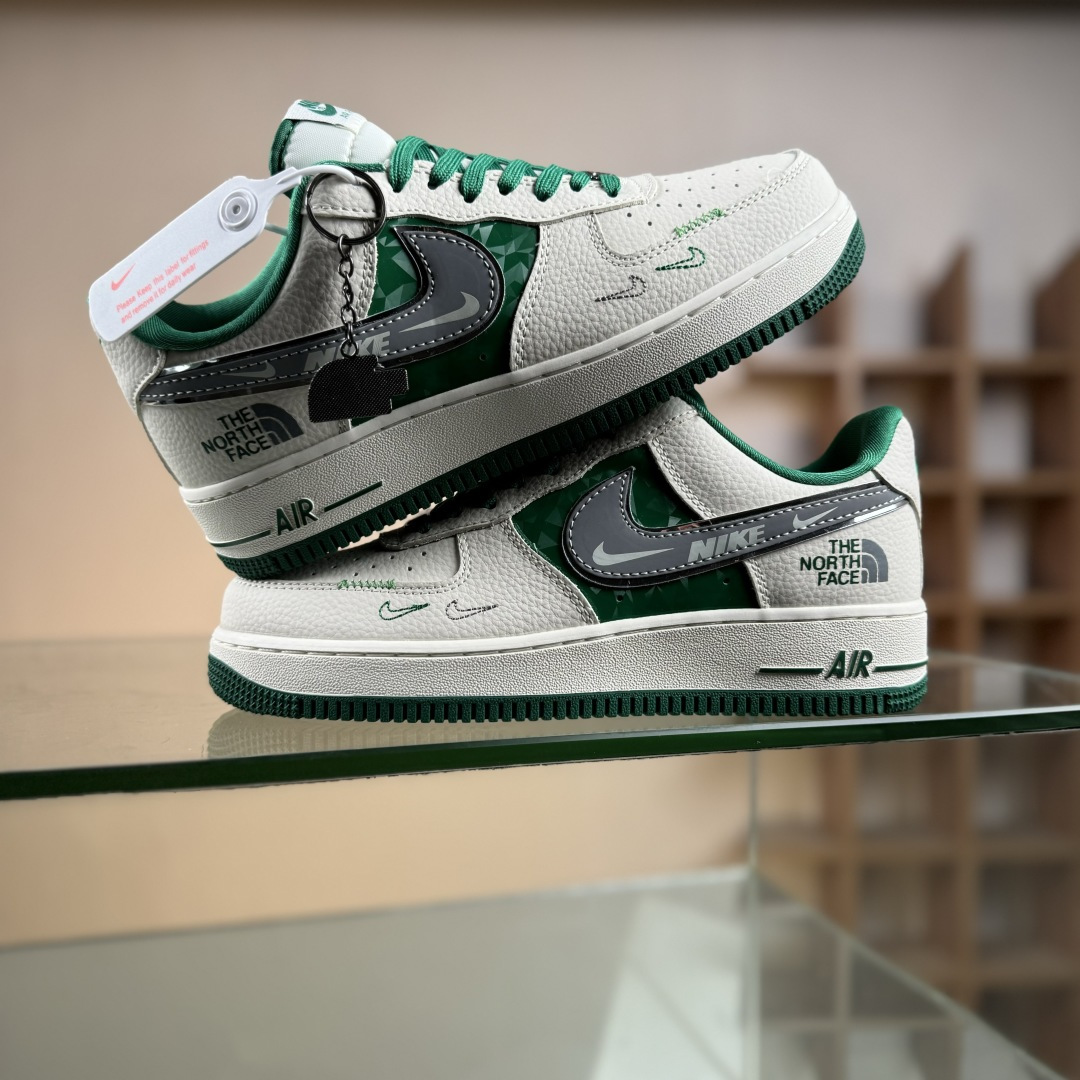 Nike Air Force 1'07 Low 北面联名 空军一号低帮休闲板鞋 DF0188-113 Nike Air Force 1'07 Low 北面联名 空军一号低帮休闲板鞋 DF0188-113