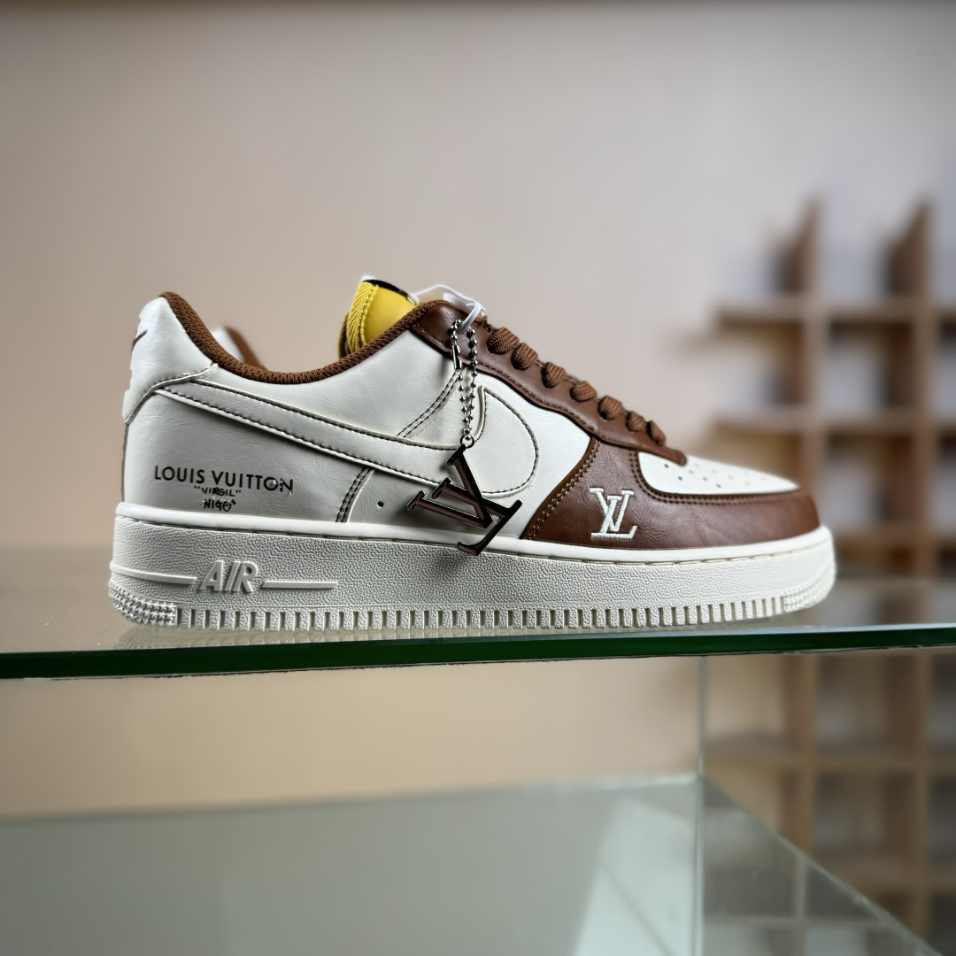 Nike Air Force 1’07 Low 联名 奶白咖棕 空军一号低帮休闲板鞋 IH1817-800