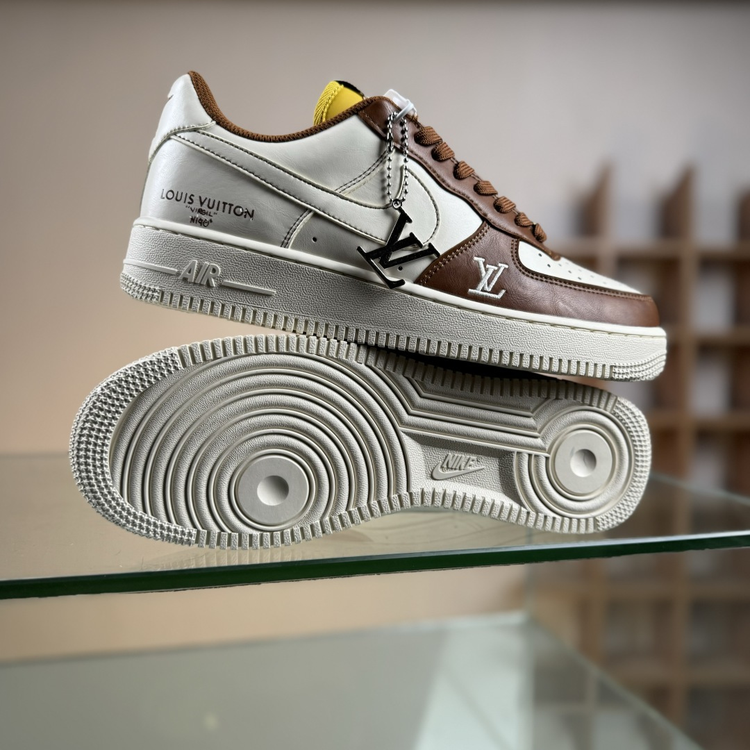 Nike Air Force 1'07 Low 联名 奶白咖棕 空军一号低帮休闲板鞋 IH1817-800