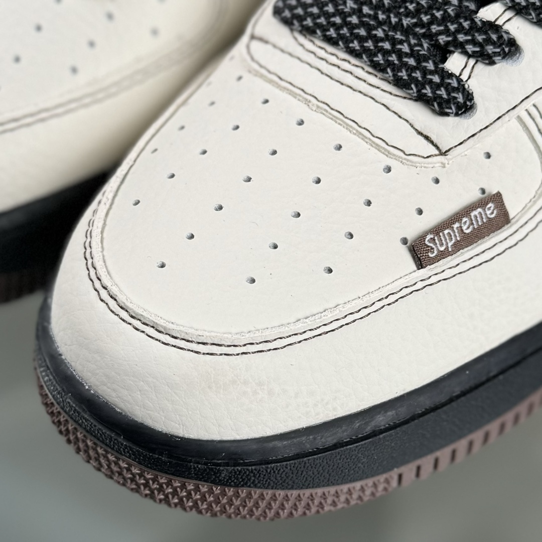 Nike Air Force 1 '07 Low “Superme联名------ 米白黑棕” 高端定制 低帮休闲板鞋 KD1688-004 Nike Air Force 1 '07 Low “Superme联名------ 米白黑棕” 高端定制 低帮休闲板鞋 KD1688-004