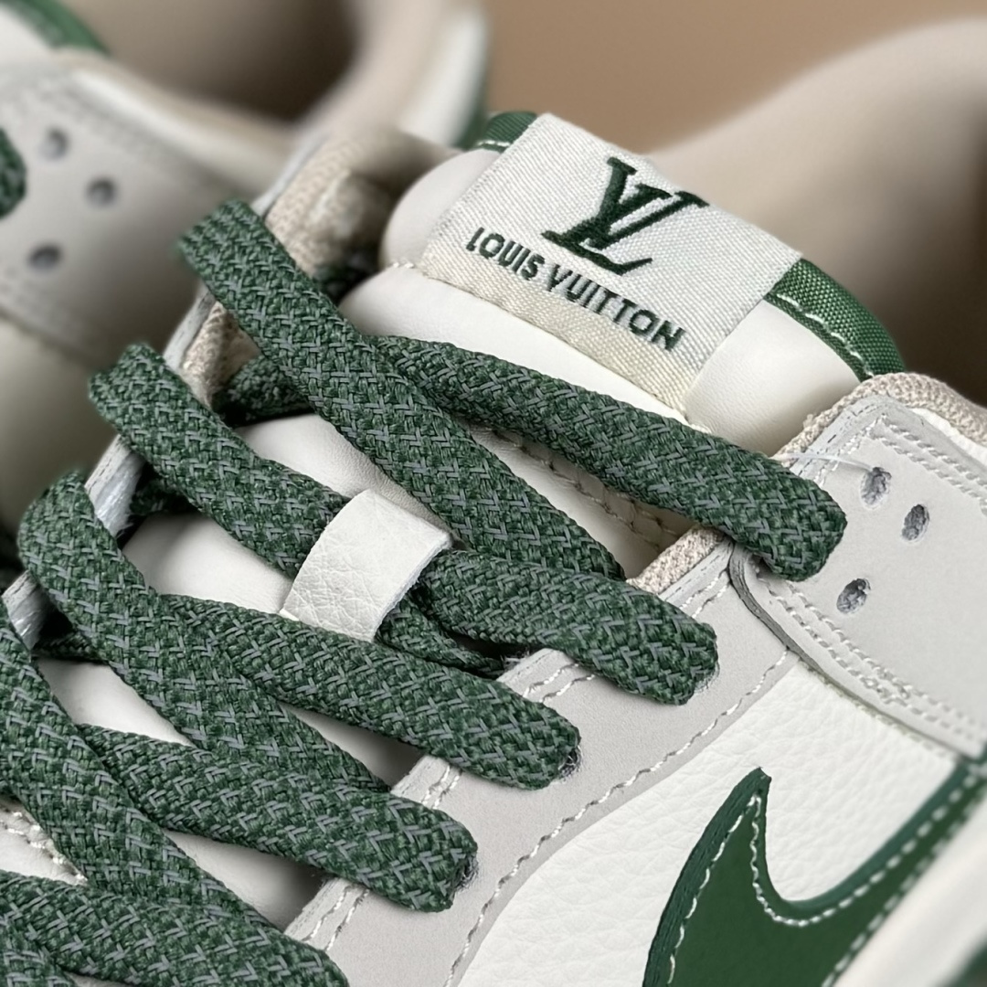 Nike SB Dunk Low“ LV联名—米灰军绿” 周年高端定制 低帮休闲板鞋 JP1628-001 Nike SB Dunk Low“ LV联名—米灰军绿” 周年高端定制 低帮休闲板鞋 JP1628-001