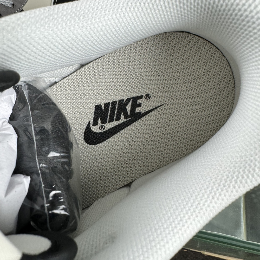 280 Nike SB Dunk Low“ 北面联名—黑灰猪八革” 周年高端定制 低帮休闲板鞋 DN3168-010