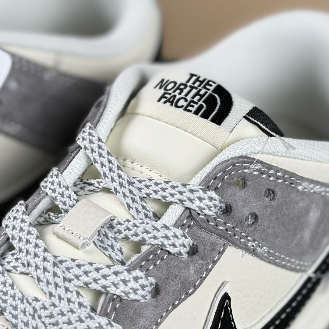 280 Nike SB Dunk Low“ 北面联名—黑灰猪八革” 周年高端定制 低帮休闲板鞋 DN3168-010