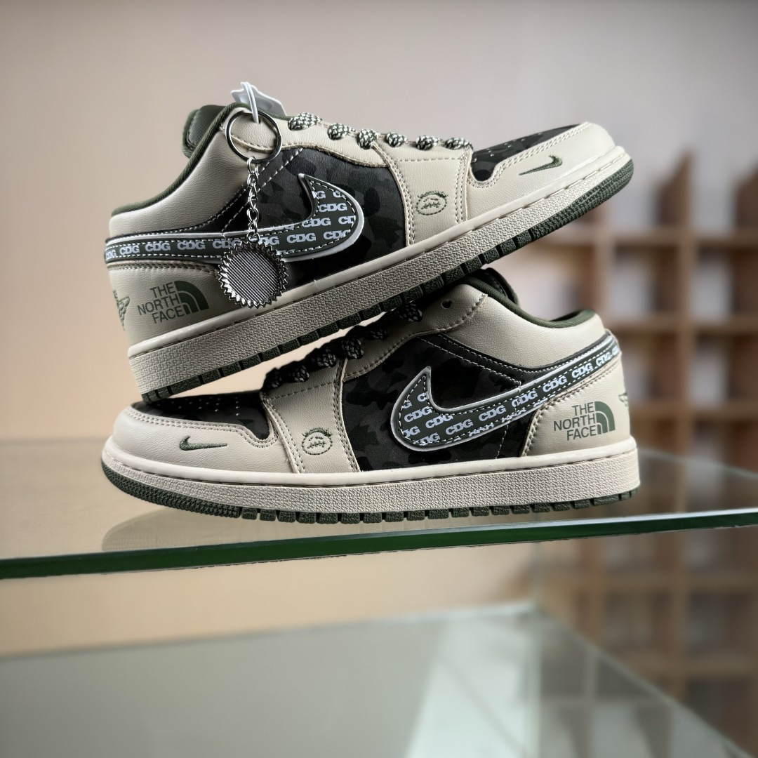 Nike Air Jordan 1 Low 定制配色 定制AJ联名-高端定制 低帮复古文化板鞋 QG1988-012 Nike Air Jordan 1 Low 定制配色 定制AJ联名-高端定制 低帮复古文化板鞋 QG1988-012