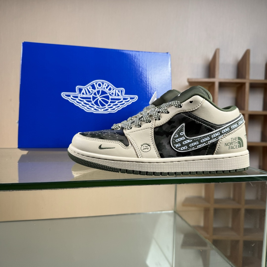 Nike Air Jordan 1 Low 定制配色 定制AJ联名-高端定制 低帮复古文化板鞋 QG1988-012 Nike Air Jordan 1 Low 定制配色 定制AJ联名-高端定制 低帮复古文化板鞋 QG1988-012