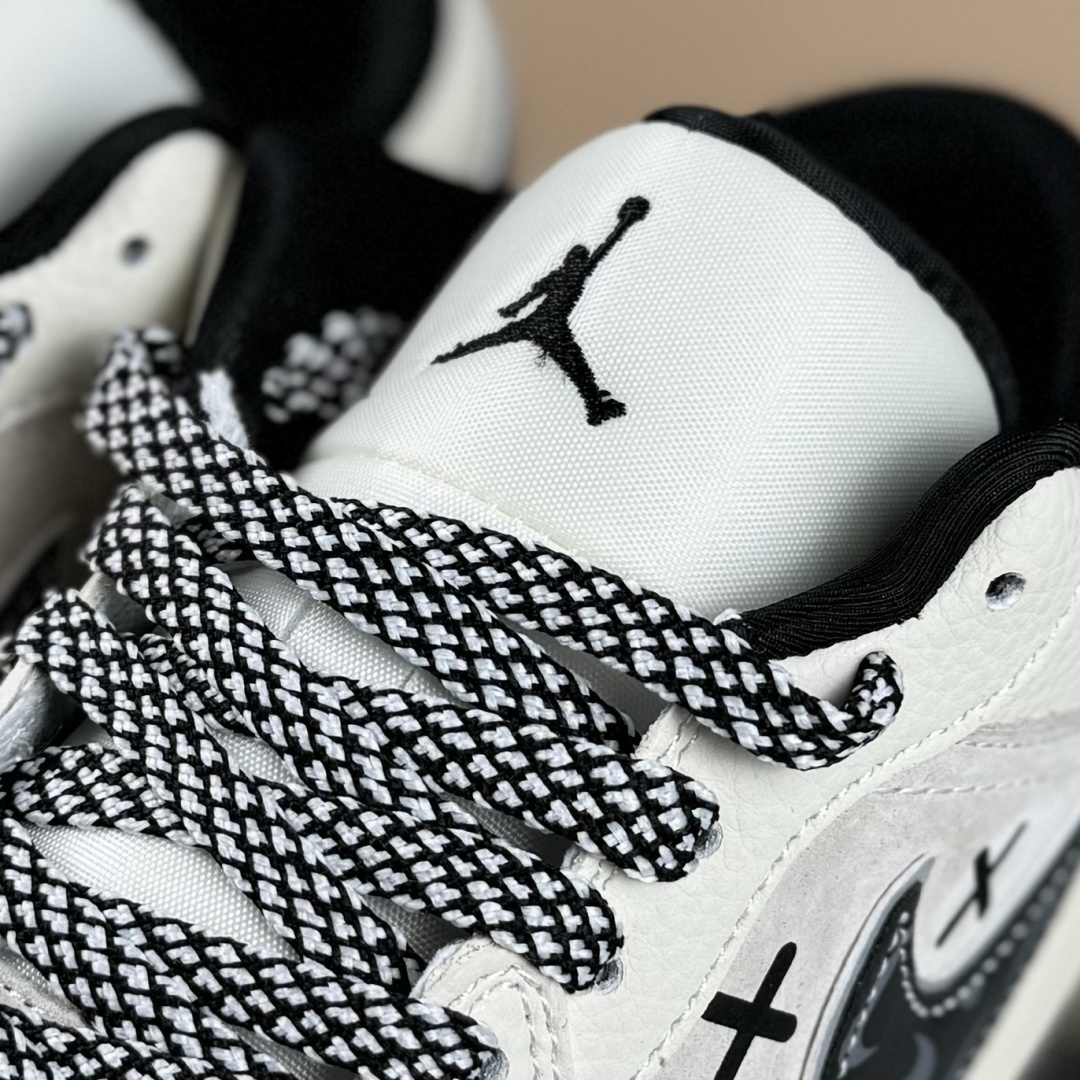 Nike Air Jordan 1 Low AJ1乔1低帮休闲板鞋 LR8888-019 Nike Air Jordan 1 Low AJ1乔1低帮休闲板鞋 LR8888-019