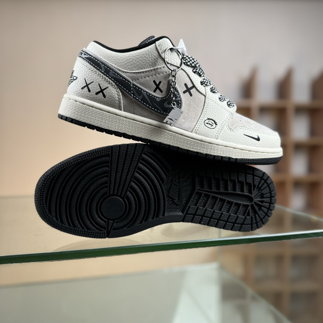 Nike Air Jordan 1 Low AJ1乔1低帮休闲板鞋 LR8888-019 Nike Air Jordan 1 Low AJ1乔1低帮休闲板鞋 LR8888-019