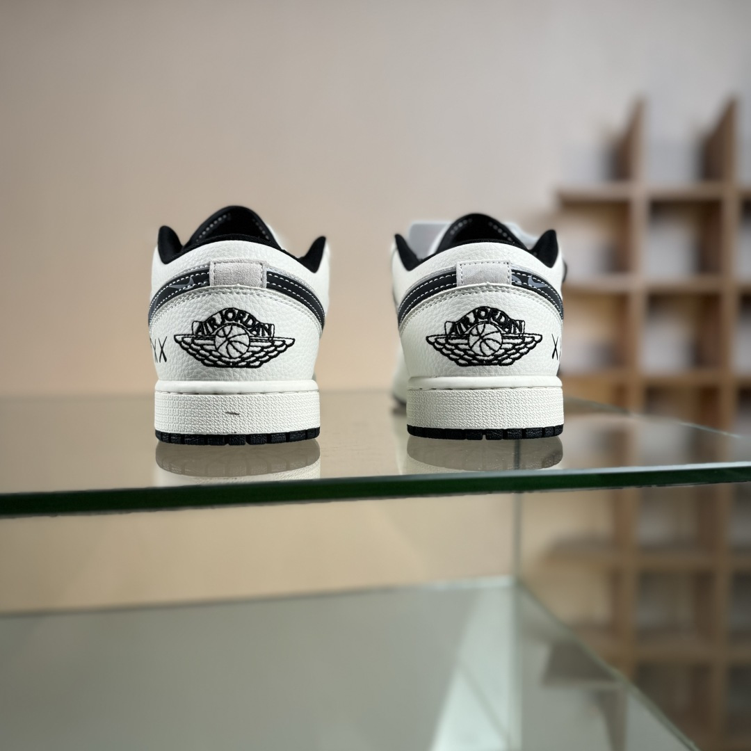 Nike Air Jordan 1 Low AJ1乔1低帮休闲板鞋 LR8888-019 Nike Air Jordan 1 Low AJ1乔1低帮休闲板鞋 LR8888-019