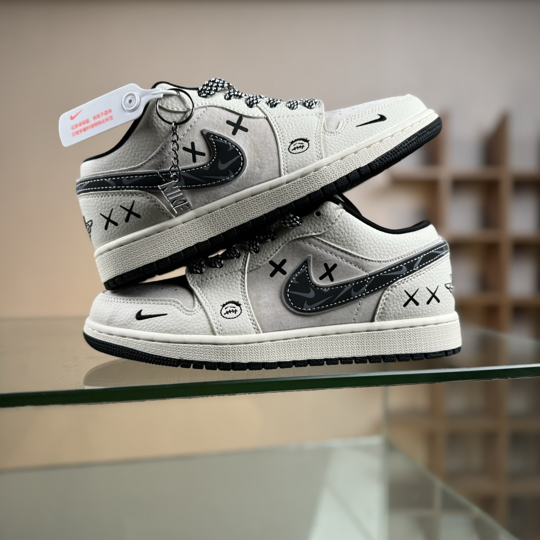 Nike Air Jordan 1 Low AJ1乔1低帮休闲板鞋 LR8888-019 Nike Air Jordan 1 Low AJ1乔1低帮休闲板鞋 LR8888-019