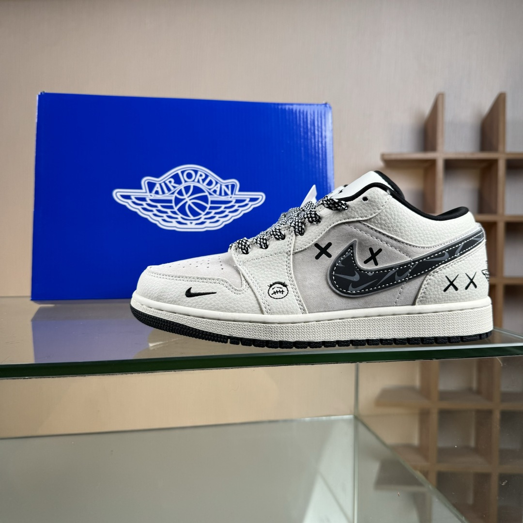Nike Air Jordan 1 Low AJ1乔1低帮休闲板鞋 LR8888-019 Nike Air Jordan 1 Low AJ1乔1低帮休闲板鞋 LR8888-019