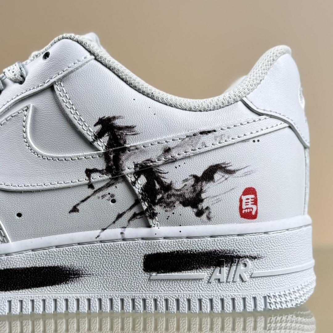 “墨马”订制空军一号板鞋 该定制版球鞋选用原鞋款为Nike Air Force 1'07空军一号 CW2288-111-Top High Quatity Cheap Sneakers Fashion Clothing Clothes Bags handbags Shoes of all Brand wholesale With The best Quality And Beautiful Price from China Factory Chinese suppliers wholesaler seller “墨马”订制空军一号板鞋 该定制版球鞋选用原鞋款为Nike Air Force 1'07空军一号 CW2288-111