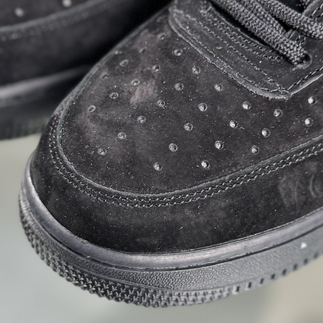 Nike Air Force 1'07 Low Supreme联名 全猪八 空军一号低帮休闲板鞋 DF0188-119 Nike Air Force 1'07 Low Supreme联名 全猪八 空军一号低帮休闲板鞋 DF0188-119