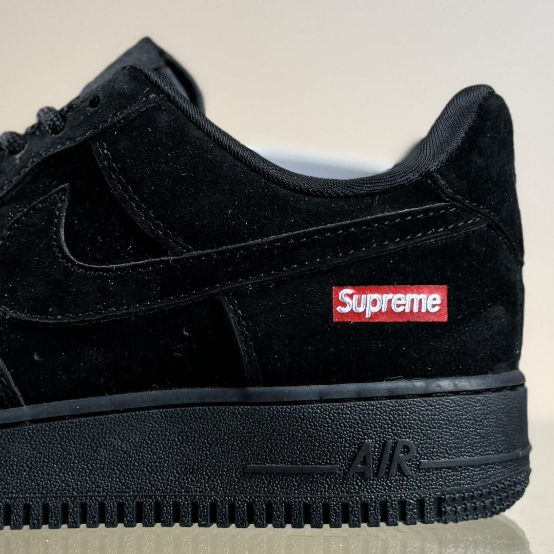 Nike Air Force 1'07 Low Supreme联名 全猪八 空军一号低帮休闲板鞋 DF0188-119 Nike Air Force 1'07 Low Supreme联名 全猪八 空军一号低帮休闲板鞋 DF0188-119