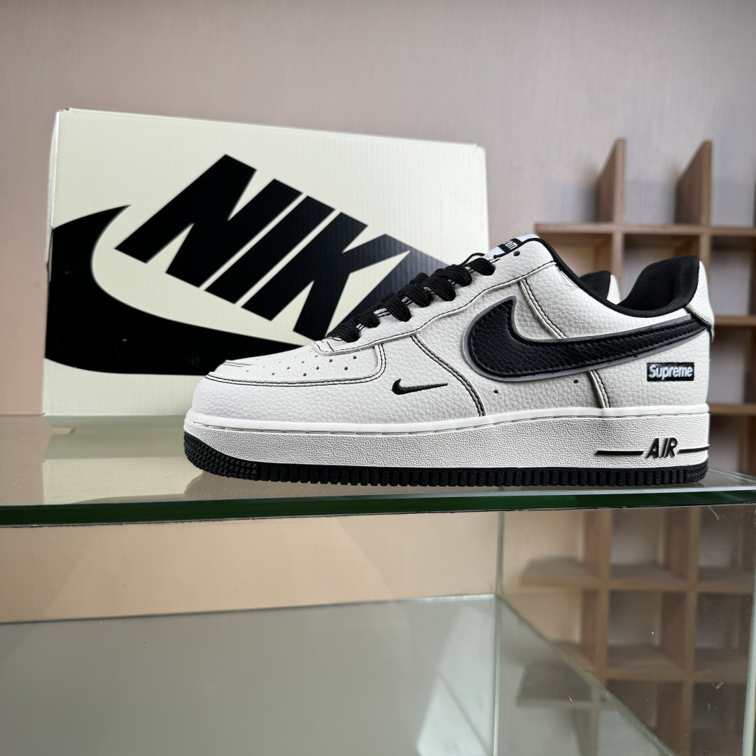 260 NIke Air Force 1 '07 Low “Supreme联名-经典黑”空军一号 低帮 运动鞋 DD1982-337-Chinese UA Cheap High Quatity Brand Clothes Bags handbags Sneakers wholesale wholesaler seller from China Factory suppliers Fashion Clothing Shoes best Quality Beautiful Price 260 NIke Air Force 1 '07 Low “Supreme联名-经典黑”空军一号 低帮 运动鞋 DD1982-337