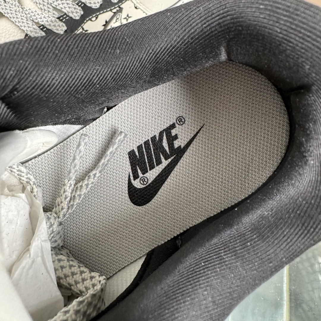 Nike SB Dunk Low“ LV联名—米黑印花” 周年高端定制 低帮休闲板鞋 MN1688-101 Nike SB Dunk Low“ LV联名—米黑印花” 周年高端定制 低帮休闲板鞋 MN1688-101