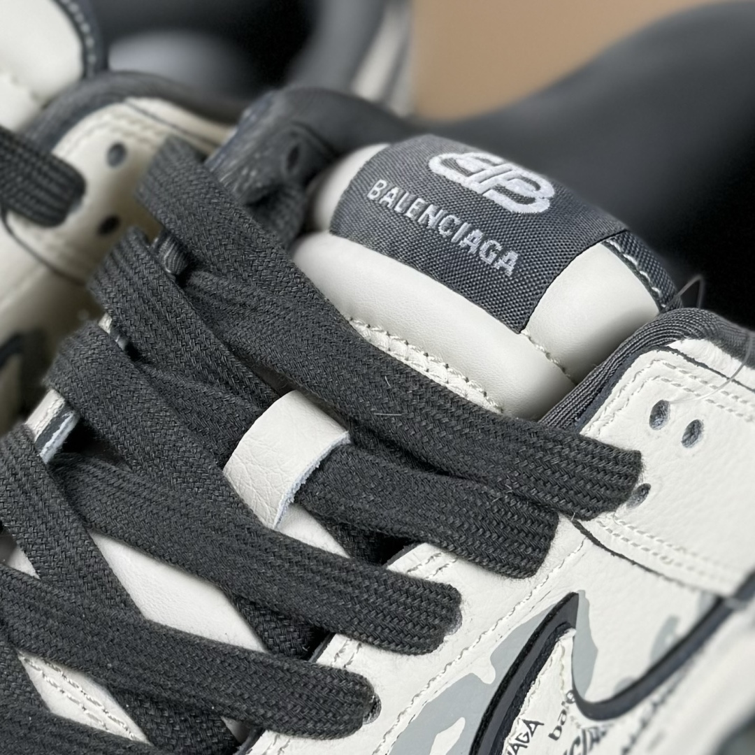 Nike SB Dunk Low 巴黎世家联名 白灰印花 高端定制 低帮休闲板鞋 XD1588-246-Top High Quatity Cheap Sneakers Fashion Clothing Clothes Bags handbags Shoes of all Brand wholesale With The best Quality And Beautiful Price from China Factory Chinese suppliers wholesaler seller Nike SB Dunk Low 巴黎世家联名 白灰印花 高端定制 低帮休闲板鞋 XD1588-246