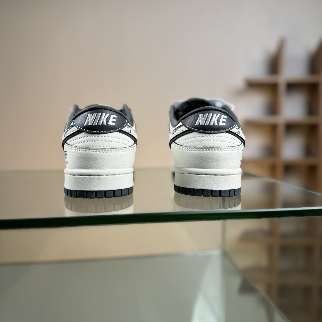 Nike SB Dunk Low 巴黎世家联名 白灰印花 高端定制 低帮休闲板鞋 XD1588-246-Top High Quatity Cheap Sneakers Fashion Clothing Clothes Bags handbags Shoes of all Brand wholesale With The best Quality And Beautiful Price from China Factory Chinese suppliers wholesaler seller Nike SB Dunk Low 巴黎世家联名 白灰印花 高端定制 低帮休闲板鞋 XD1588-246