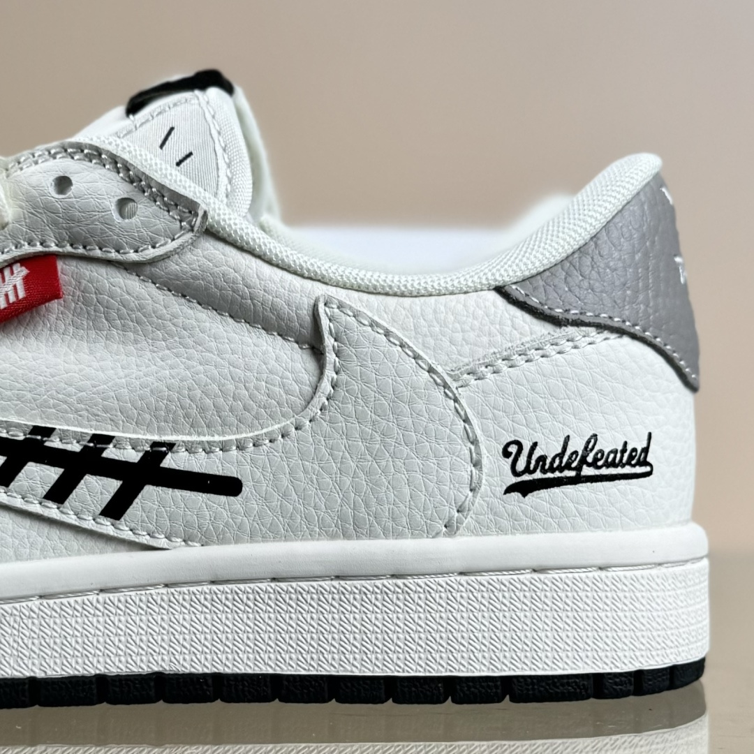 Air Jordan Low AJ1 乔1UN联名 米黑灰拼接 高端定制 低帮复古篮球鞋 JW1188-169 Air Jordan Low AJ1 乔1UN联名 米黑灰拼接 高端定制 低帮复古篮球鞋 JW1188-169