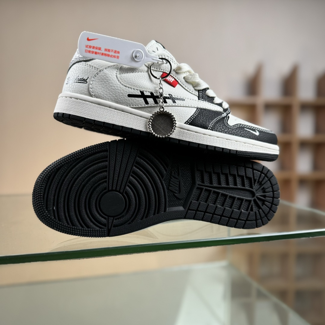 Air Jordan Low AJ1 乔1UN联名 米黑灰拼接 高端定制 低帮复古篮球鞋 JW1188-169 Air Jordan Low AJ1 乔1UN联名 米黑灰拼接 高端定制 低帮复古篮球鞋 JW1188-169